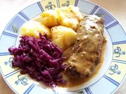 Rezept: Rinderrolade mit Apfelrotkohl Rinderrolade mit Apfelrotkohl - Rezept