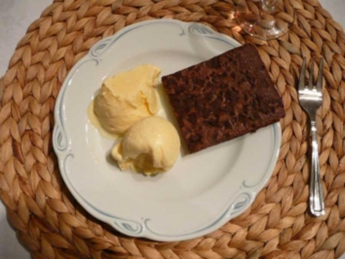 Dessert : Selbstgemachtes Vanilleeis mit Brownie - Rezept