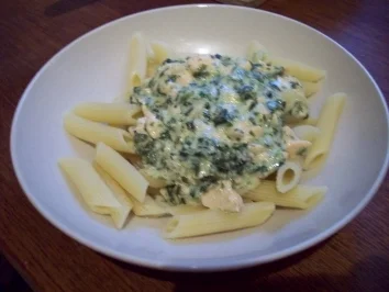 Lachs-Spinat mit Pasta - Rezept