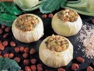 Rezept: Gefüllte Kohlrabi mit Haselnüssen Gefüllte Kohlrabi mit Haselnüssen - Rezept