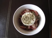 Ziegenkäse unter Blätterteighaube - Rezept