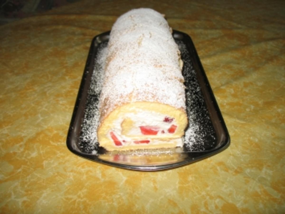 Erdbeerroulade - Rezept