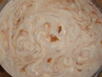 Rezept: Rhabarber-Käse-Sahne-Torte Bild Nr. 5 Rhabarber-Käse-Sahne-Torte - Rezept - Bild Nr. 5