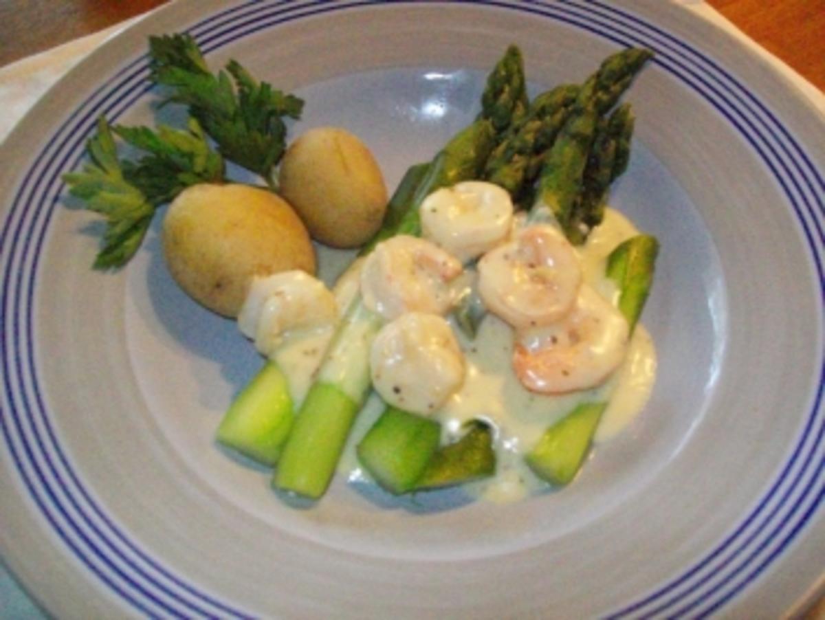 Garnelen in Dijonsauce zu grünem Spargel - Rezept