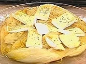 Chicoree-Pizzatarte mit Blauschimmelkäse - Rezept