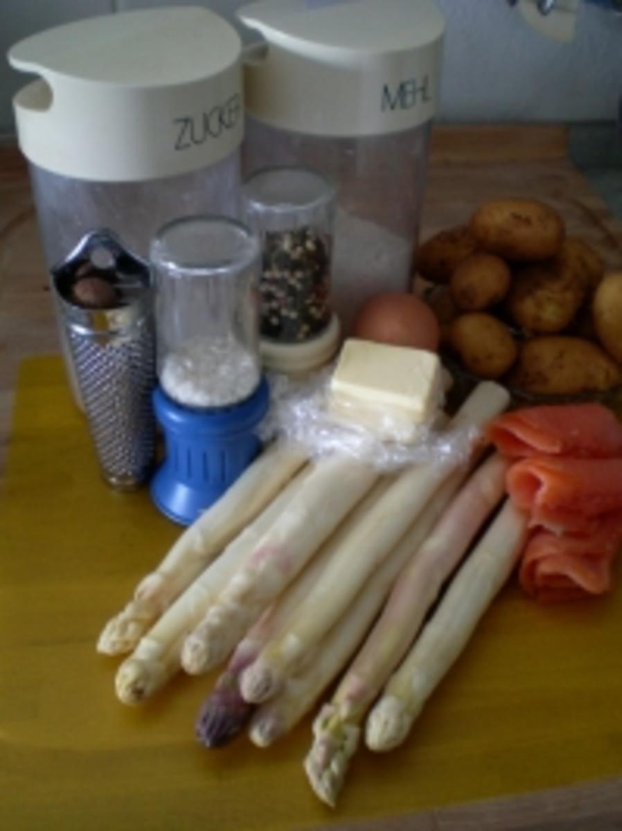 Spargel mit Klärchens Sosse, neuen Kartoffeln und Räucherlachs - Rezept - Bild Nr. 2