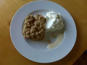 Unter Butterstreuseln "versteckte" Äpfel - Rezept