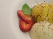 Rezept: Schokoladen-Tonkabohnen-Mousse mit gebackenem Pfirsich Schokoladen-Tonkabohnen-Mousse mit gebackenem Pfirsich - Rezept