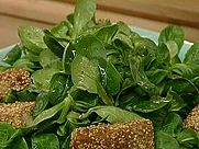 Rezept: Feldsalat mit Sesamdressing Feldsalat mit Sesamdressing - Rezept