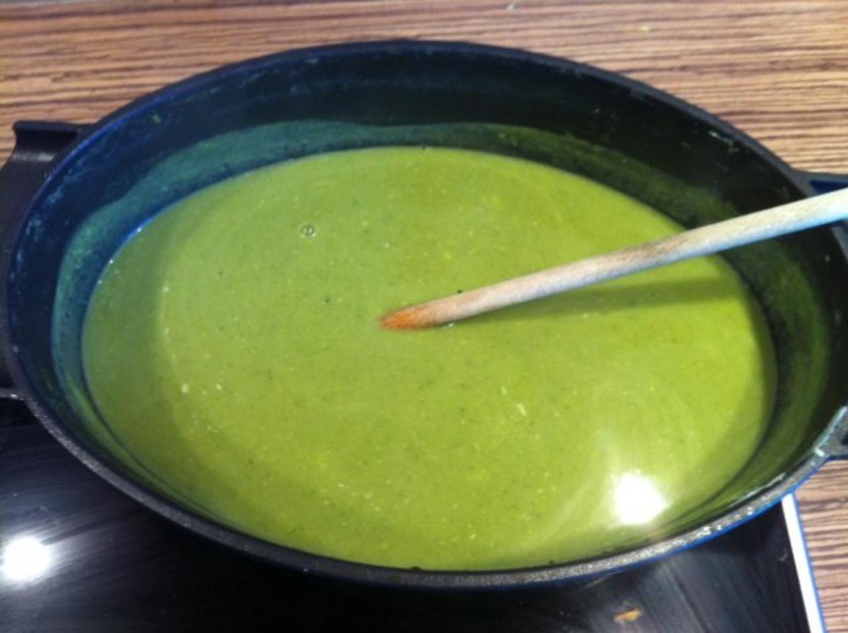 "SUPPE" Broccolicremesuppe - Rezept