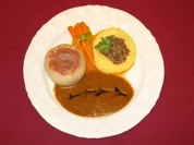 Kalbsfilet in Kohlrabi und Kalbsschwanz auf Kartoffelpüree an Sauce Perigordine - Rezept