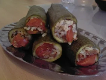 Rezept: Zucchini mit Hackfleisch-Reisfüllung Zucchini mit Hackfleisch-Reisfüllung - Rezept