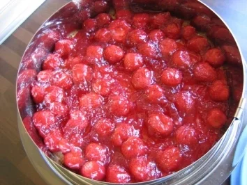 Creme-fine Erdbeertorte - Rezept - Bild Nr. 2