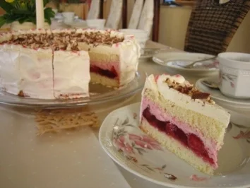 Creme-fine Erdbeertorte - Rezept - Bild Nr. 3