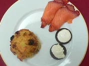 Lachs an Kesselknall mit Meerrettich- und Kräutercreme - Rezept