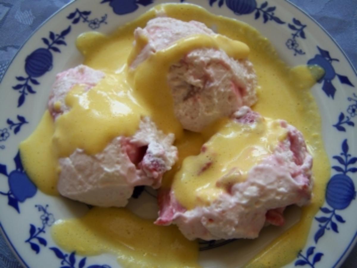 Erdbeercreme mit Vanilleschaum - Rezept - kochbar.de