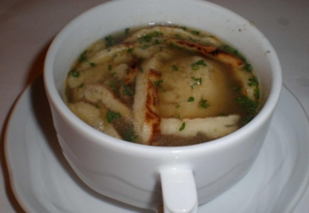 Hochzeitssuppe mit Grießnockerln - Rezept - kochbar.de