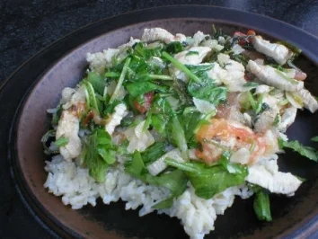 Rezept: Lachs auf Rucolasalat mit Orangen - Honigsauce und Reis Lachs auf Rucolasalat mit Orangen - Honigsauce und Reis - Rezept