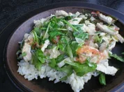 Rezept: Lachs auf Rucolasalat mit Orangen - Honigsauce und Reis Lachs auf Rucolasalat mit Orangen - Honigsauce und Reis - Rezept