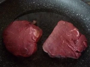 Rezept: Rumsteak mit Zwiebeln Bild Nr. 2 Rumsteak mit Zwiebeln - Rezept - Bild Nr. 2