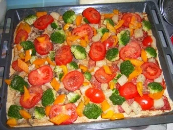 Rezept: Pizza "Mach-mal-Zwei" Bild Nr. 3 Pizza "Mach-mal-Zwei" - Rezept - Bild Nr. 3