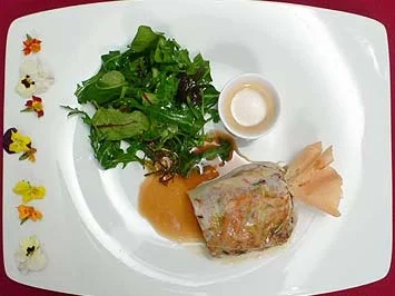 Kräutersalat an Lammbonbon - Rezept