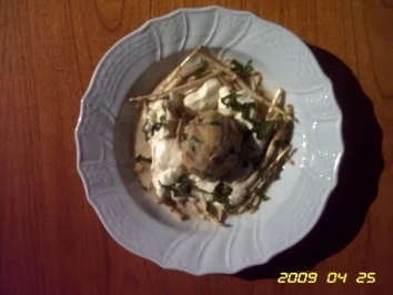 Rezept: Hopfenspargelgangerl mit Schinkenknödeln Hopfenspargelgangerl mit Schinkenknödeln - Rezept