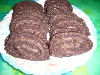 Rezept: Gebäck: Schokoladenschnecken mit Haselnüssen Bild Nr. 2 Gebäck: Schokoladenschnecken mit Haselnüssen - Rezept - Bild Nr. 2