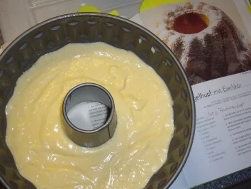 Kikis Eierlikör-Guglhupf "light" - Rezept - Bild Nr. 6