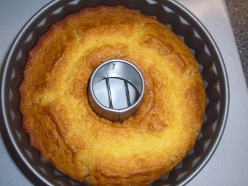 Kikis Eierlikör-Guglhupf "light" - Rezept - Bild Nr. 7