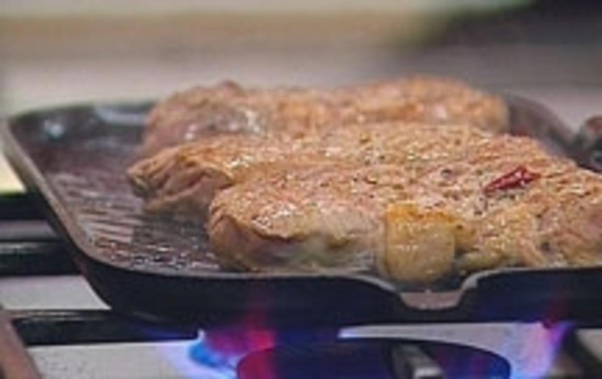 Bilder für Steak mit Grill-Tomaten und Block-Butter - Rezept