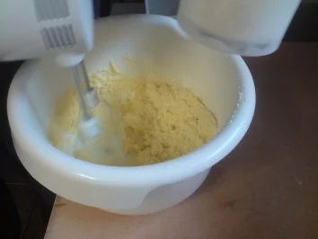 Rezept: Schmandtorte mit Mandarinen Bild Nr. 3 Schmandtorte mit Mandarinen - Rezept - Bild Nr. 3