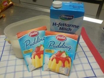 Rezept: Schmandtorte mit Mandarinen Bild Nr. 4 Schmandtorte mit Mandarinen - Rezept - Bild Nr. 4