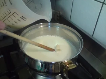 Rezept: Schmandtorte mit Mandarinen Bild Nr. 5 Schmandtorte mit Mandarinen - Rezept - Bild Nr. 5