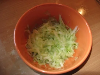 Mein Gurkensalat (auweia, wenn das Schwiegermutter liest) - Rezept - Bild Nr. 2