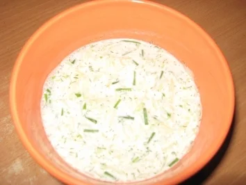 Mein Gurkensalat (auweia, wenn das Schwiegermutter liest) - Rezept