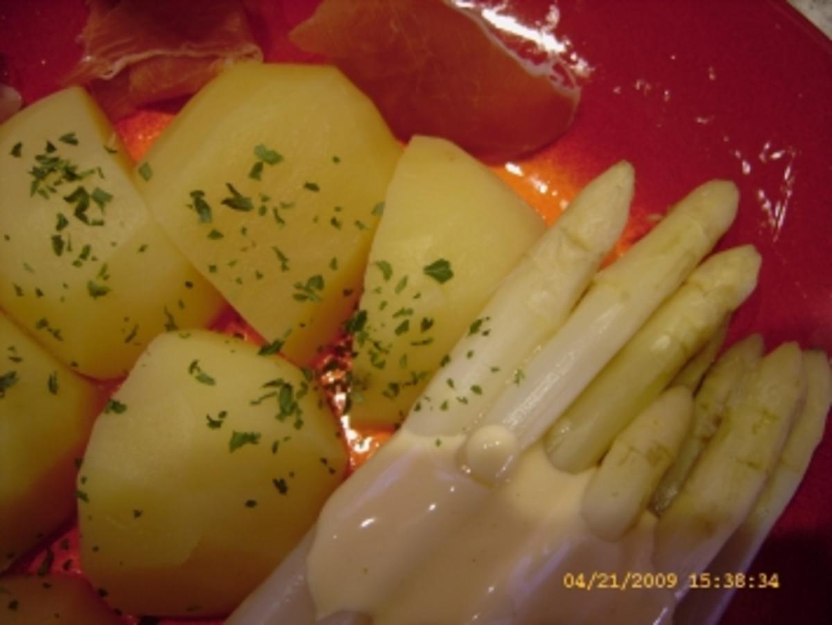 Bilder für Spargel an Salzkartöffelchen und Serrano mit Sauce Hollandaise - Rezept