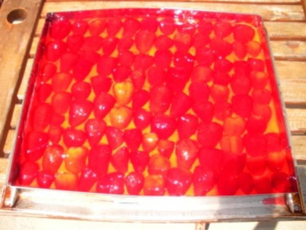 Erdbeerschnitten mit Vanille Eierlikörcreme - einfach - 276 kcal/100g