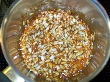 Heidelbeercreme mit Sonnenblumenkrokant - Rezept - Bild Nr. 5