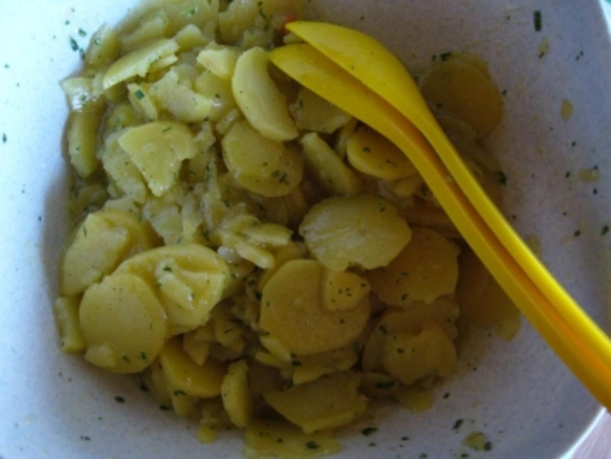 Salat: Schwäbischer Kartoffelsalat - Rezept - Bild Nr. 2