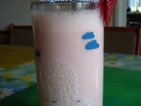 Getränk: Erdbeer-Banane-Buttermilch-Joghurt-Shake - Rezept