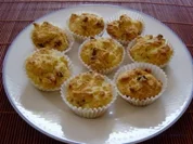 MAGDALENAS MIT OLIVEN UND TOMATEN - Rezept