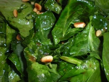 Spinatsalat mit Orangendressing - Rezept