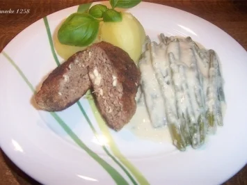 Schafskäsefrikadellen mit Rahmbohnen - Rezept