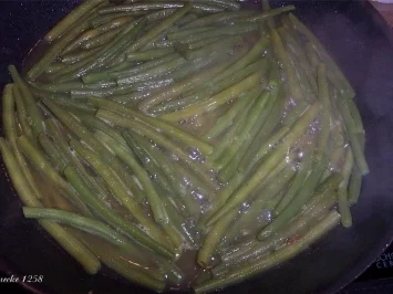 Schafskäsefrikadellen mit Rahmbohnen - Rezept - Bild Nr. 6