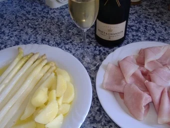 Frischer Stangenspargel " San Daniele " - Rezept