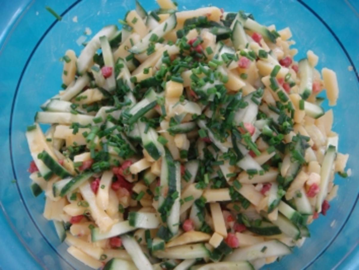 Salat: Kartoffelsalat mit Gurken - Rezept - kochbar.de