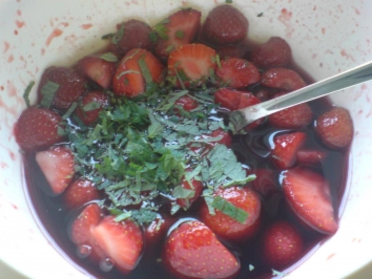 Erdbeeren in Rotwein - Rezept - Bild Nr. 4
