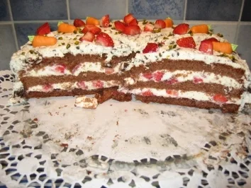 Rezept: Erdbeer-Schoko-Torte Bild Nr. 3 Erdbeer-Schoko-Torte - Rezept - Bild Nr. 3