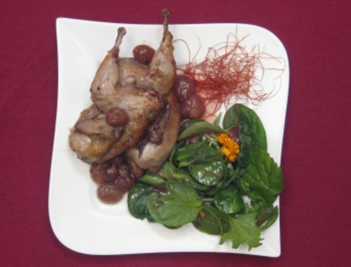 Wachtel auf Winzer Art mit Trauben an Wildkräutersalat - Rezept ...